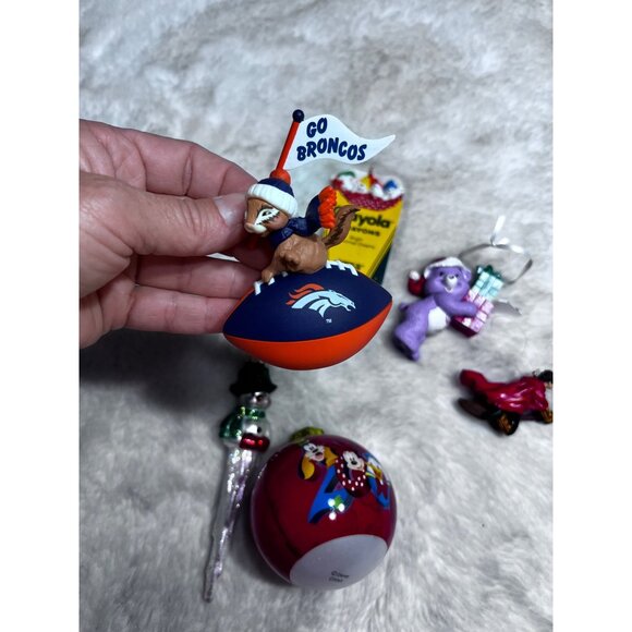 Disney Set Of 6 Christmas Tree Ornaments Featuring Disney & Crayola Hallmark The - Picture 14 of 15